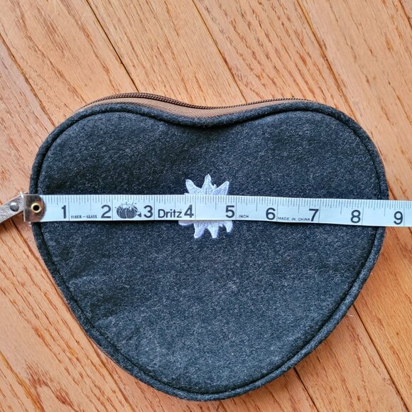 Heart-Shaped Gray Felt Bag - Picture 7 of 8